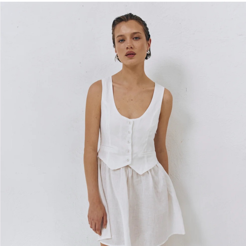 Chic White Button-Front Mini Dress - Picture 4 of 4